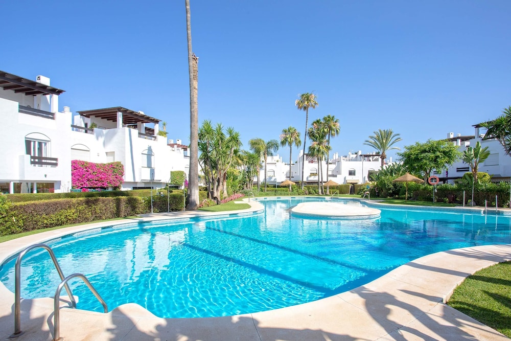 Genteel Home Guadalvillas
