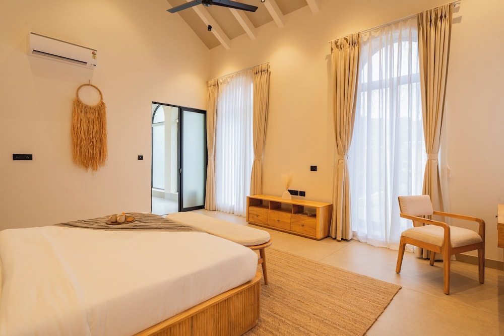 ELIVAAS Ekam | Luxe 4 BHK Villa With Pvt Pool & Patio
