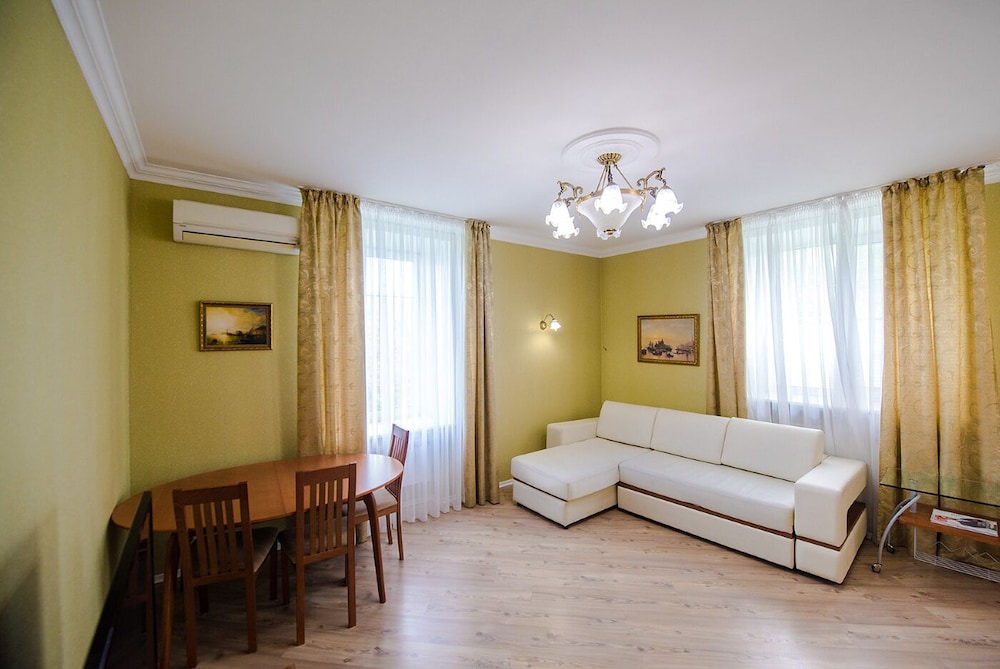 Apartment on Shevchenko 9-8