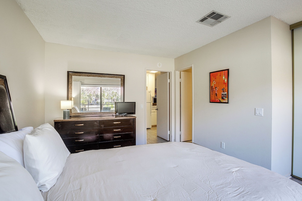 Walk to Dtwn Palm Springs: Condo w/ Pool Access view 3