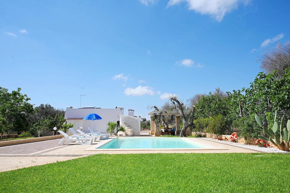 Villa Lino with Pool by Wonderful Italy