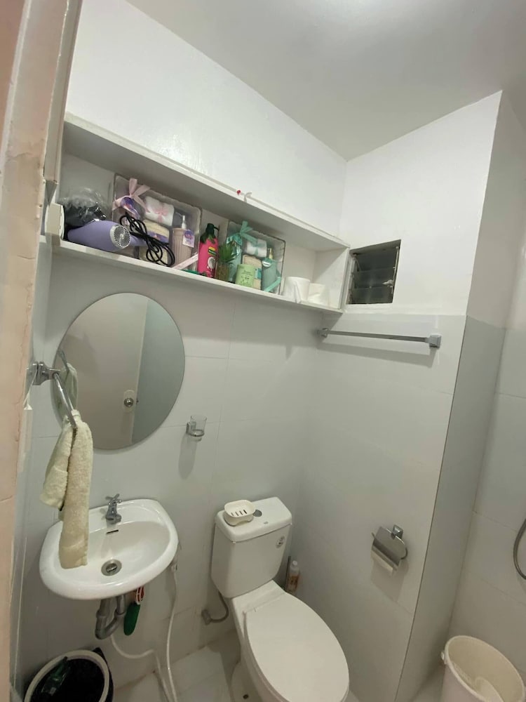 Budget Loft-type Condo in Uptown CDO