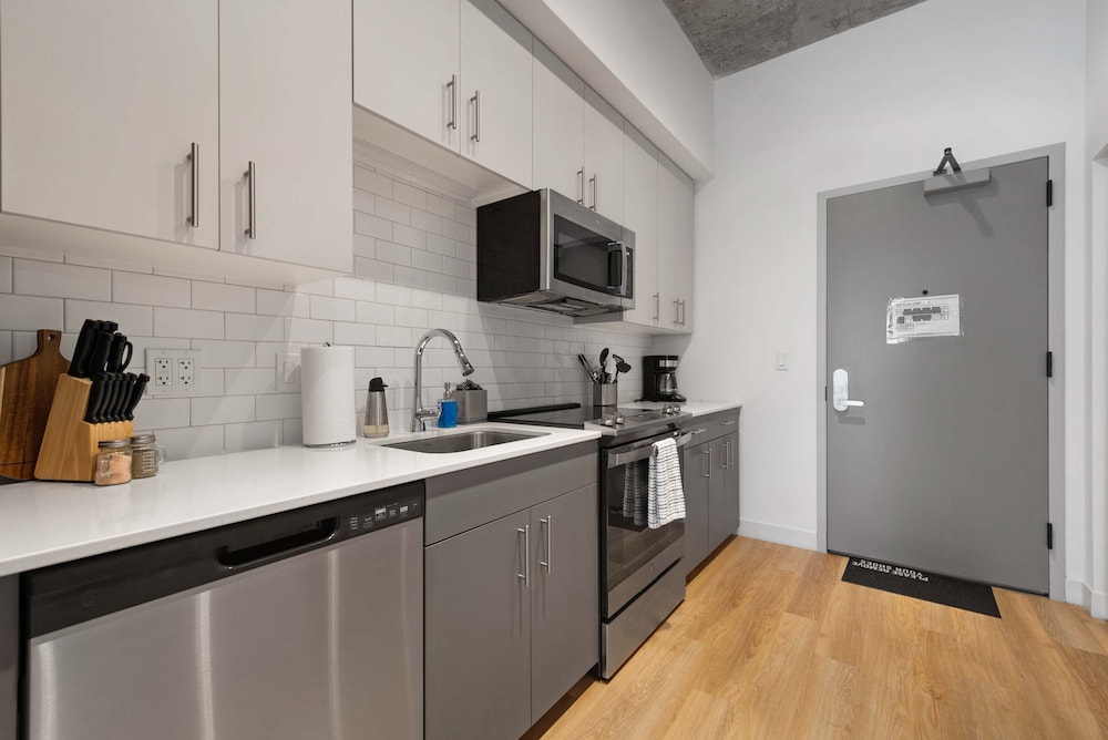 The Nova 4BR Family Friendly Near Lincoln Park