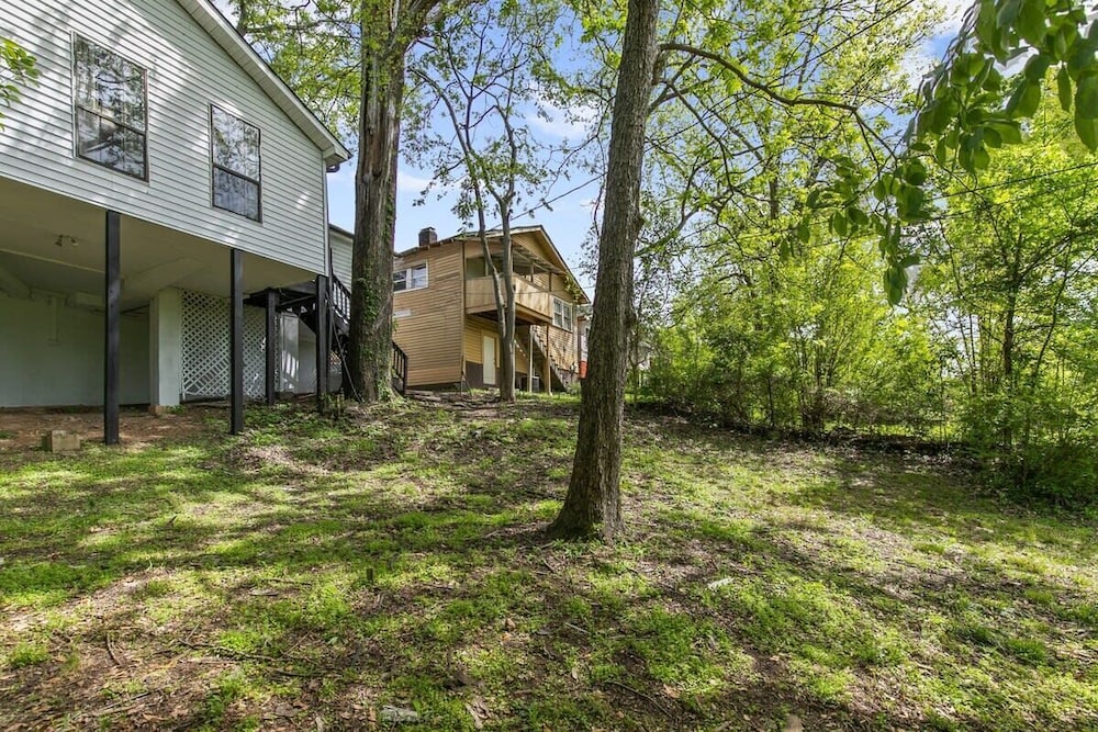 21st Street Evergreen Charm