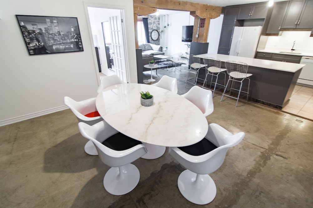 1821 Industrial Loft in Old Port by Nuage - Image 4