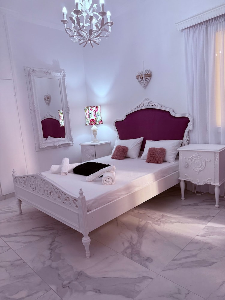 Lora Home by Frangki
