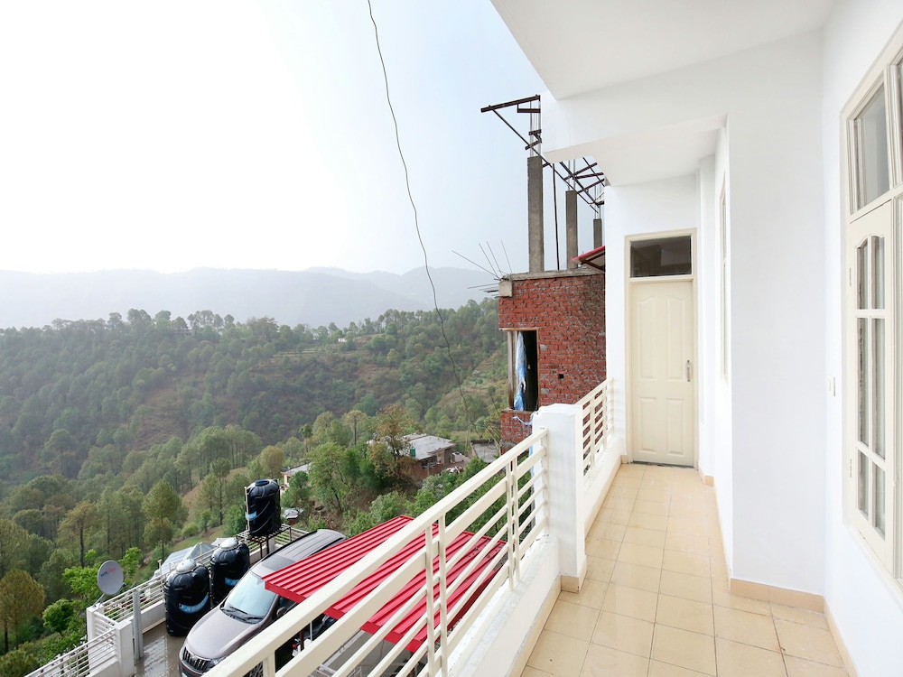 OYO 13433 Home Kasauli View 2BHK Dharampur