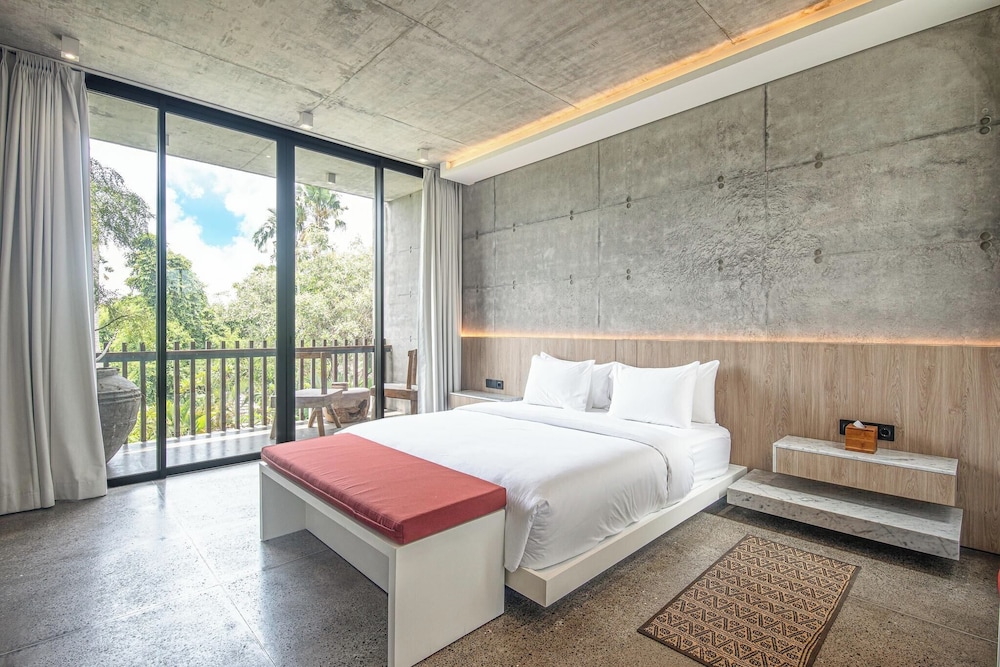 Modern 2BR Villa Enclosed Living Heart of Canggu