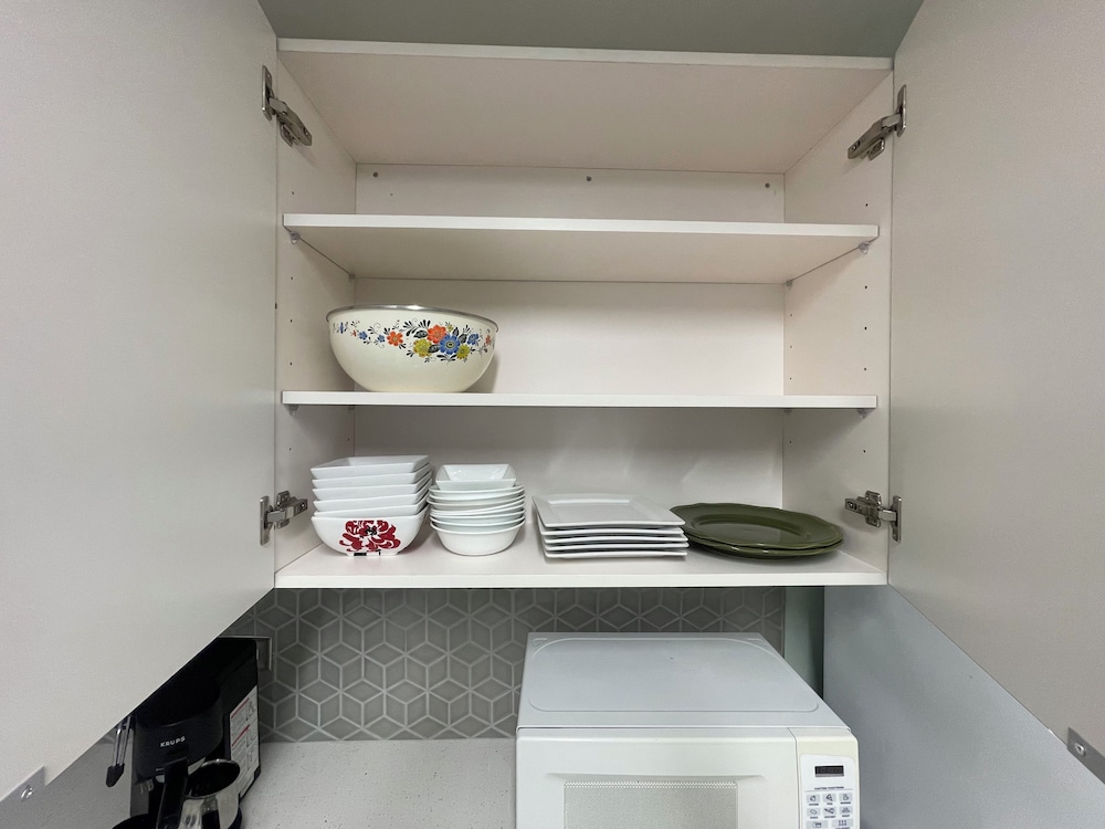 Urban oasis in heart of city-large yard