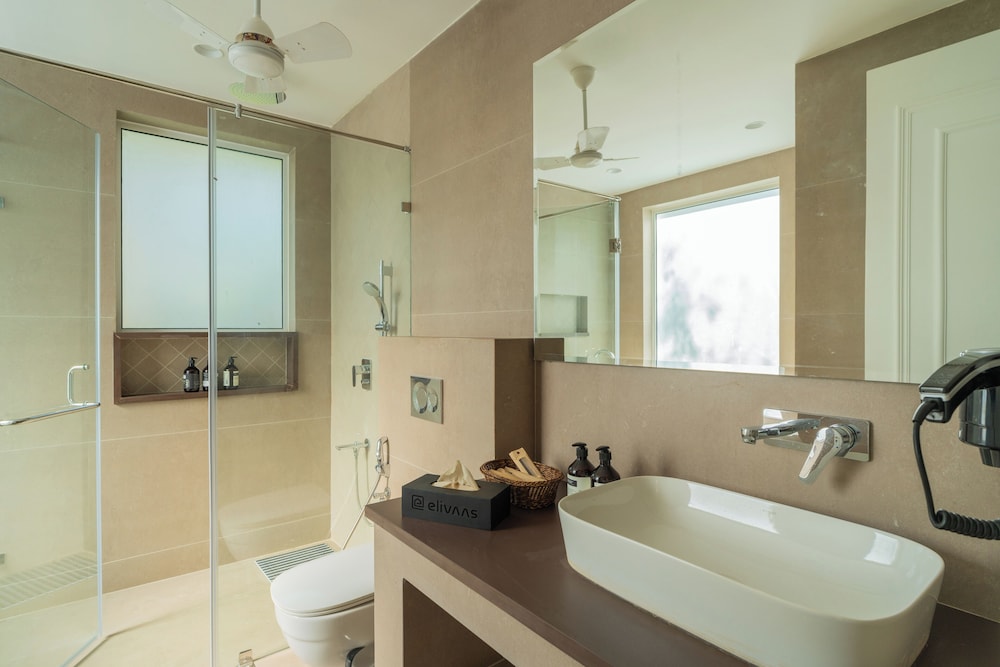 ELIVAAS Laguna Camellia | Luxe 4 BHK Villa Near Popular Beaches with Private Pool
