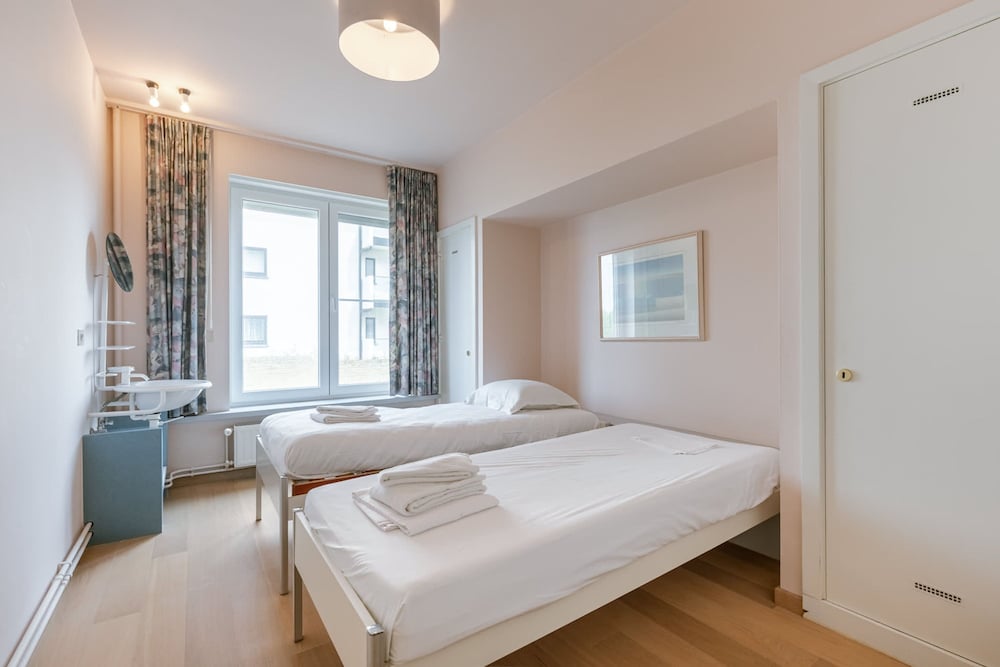 Huswell - Stunning Views Prime Location