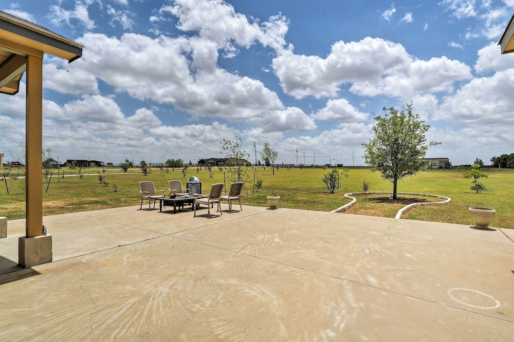4 Mi to Circuit of the Americas: Home w/ 3 Acres
