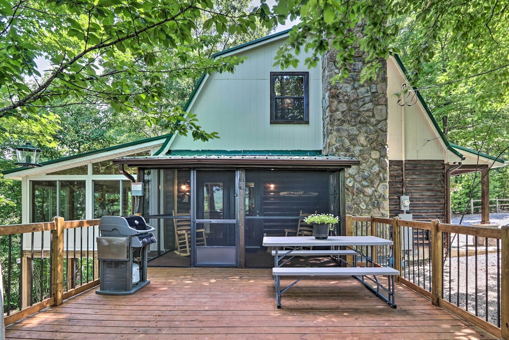 Mtn-view Cabin w/ Hot Tub in Sevierville! view 5