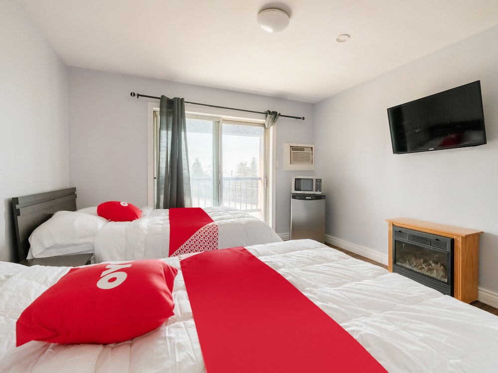 Hotel Beaverton ON - Lake Simcoe view 4