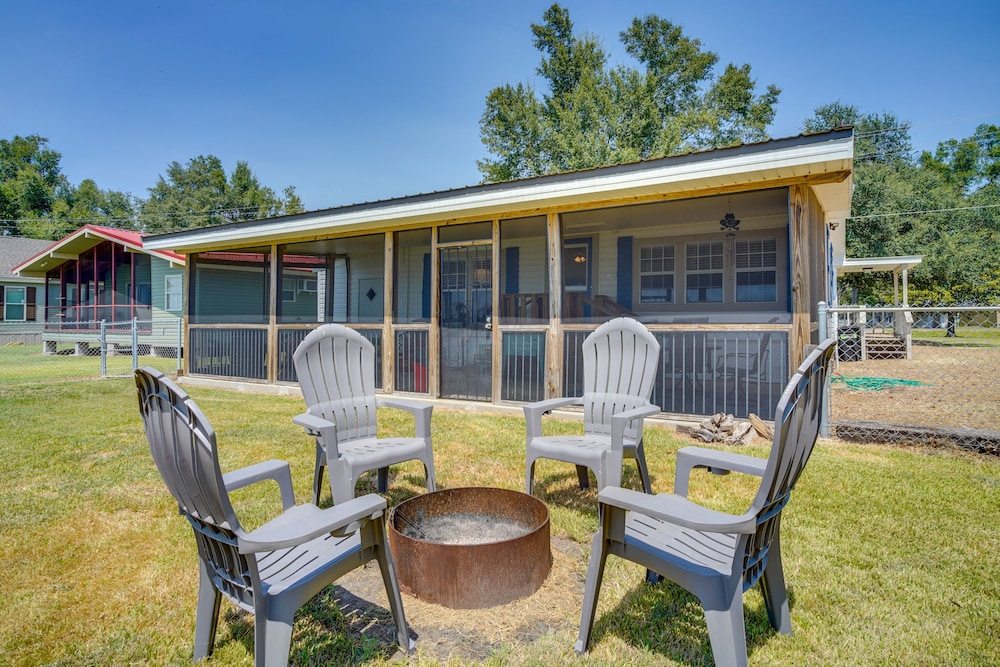 Miscellaneous Market Vacations - Lakefront Jonesville Cabin w/ Dock  Fire Pit! - Property Image 1