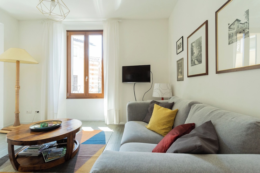 Romantic Pier by Rent all Como