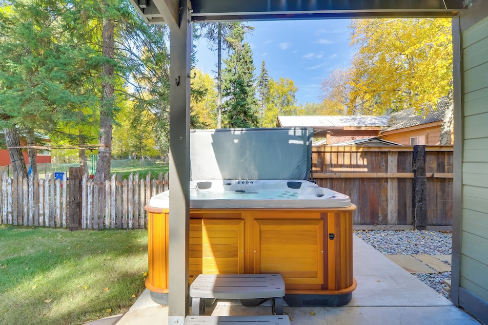 5 Mi to Whitefish Resort: Home w/ Shared Yard!