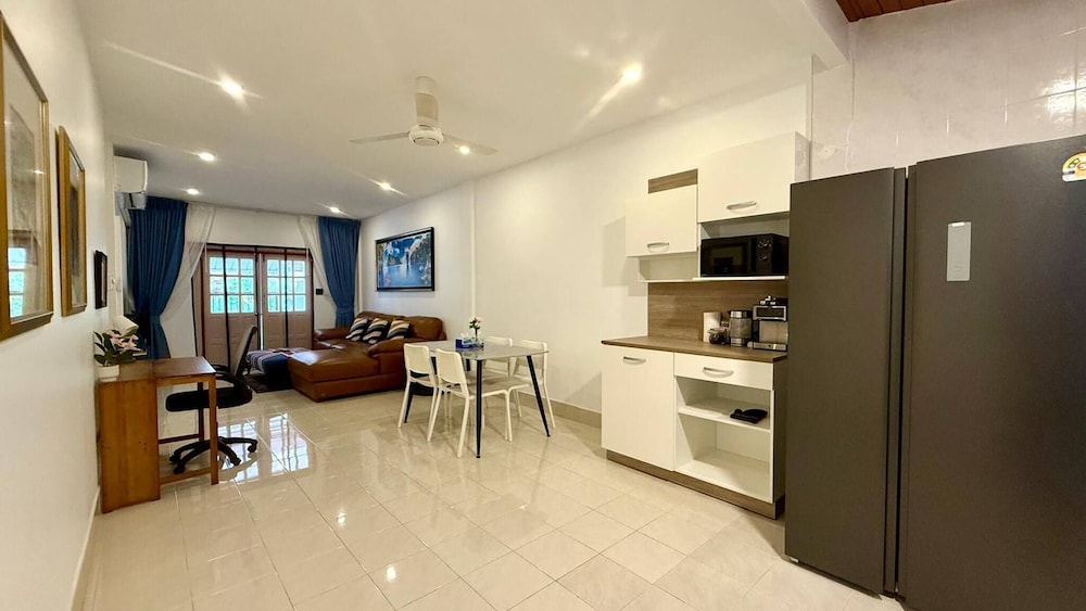 Valley 41 - 2 bdr Private Villa Near Phuket Town