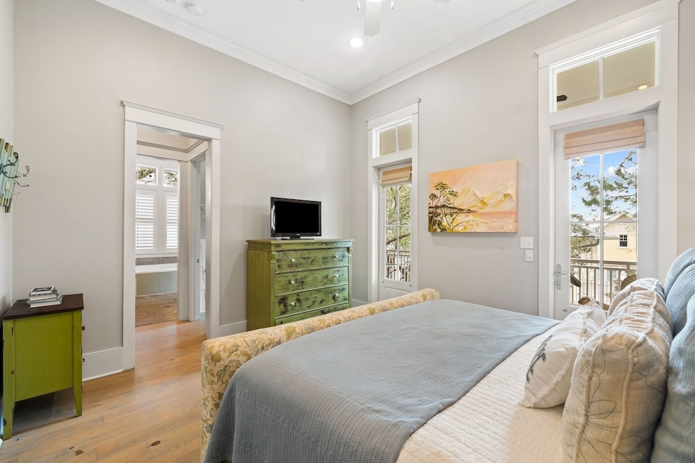 Beautiful Watercolor Home Across From Cerulean Park 5br/4.5bth + Carriage House 5 Bedroom Home by RedAwning view 3
