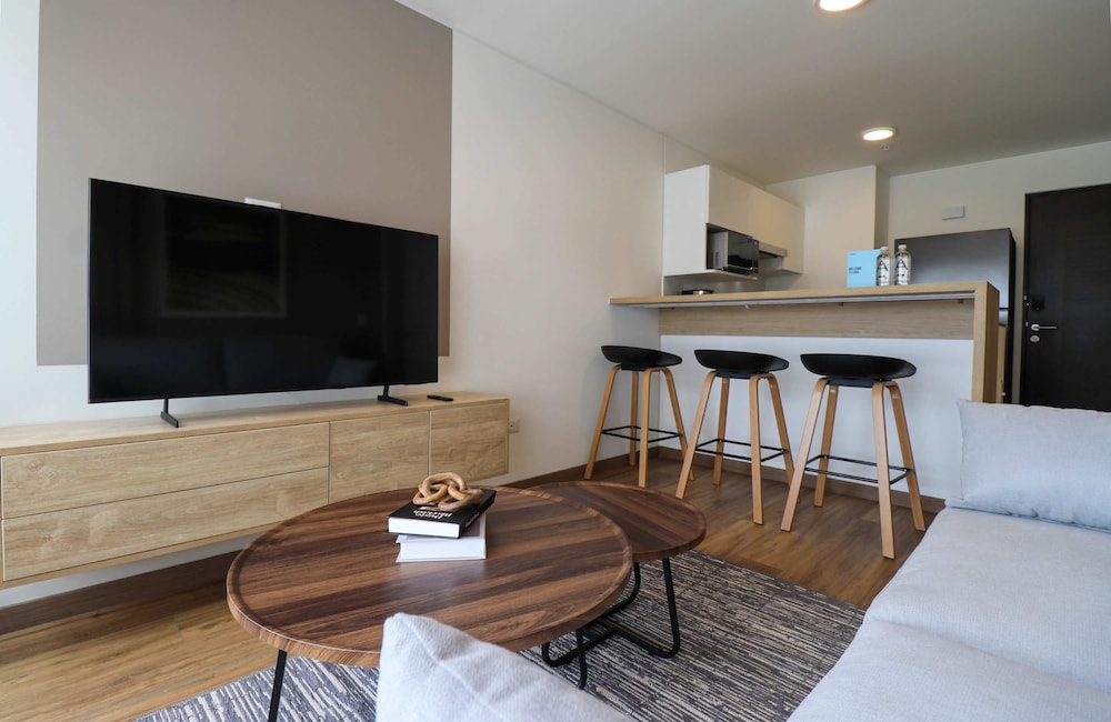 w Luxurious 1BR w Great Deco in San Isidro