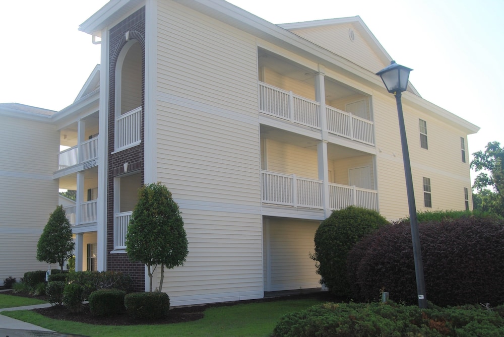 Fairways At Riveroaks 23d 3 Bedroom Condo by RedAwning