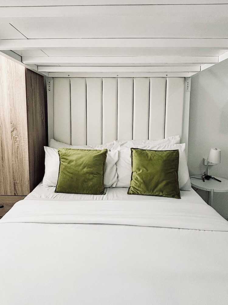 Trendy Studio With Bunk Bed