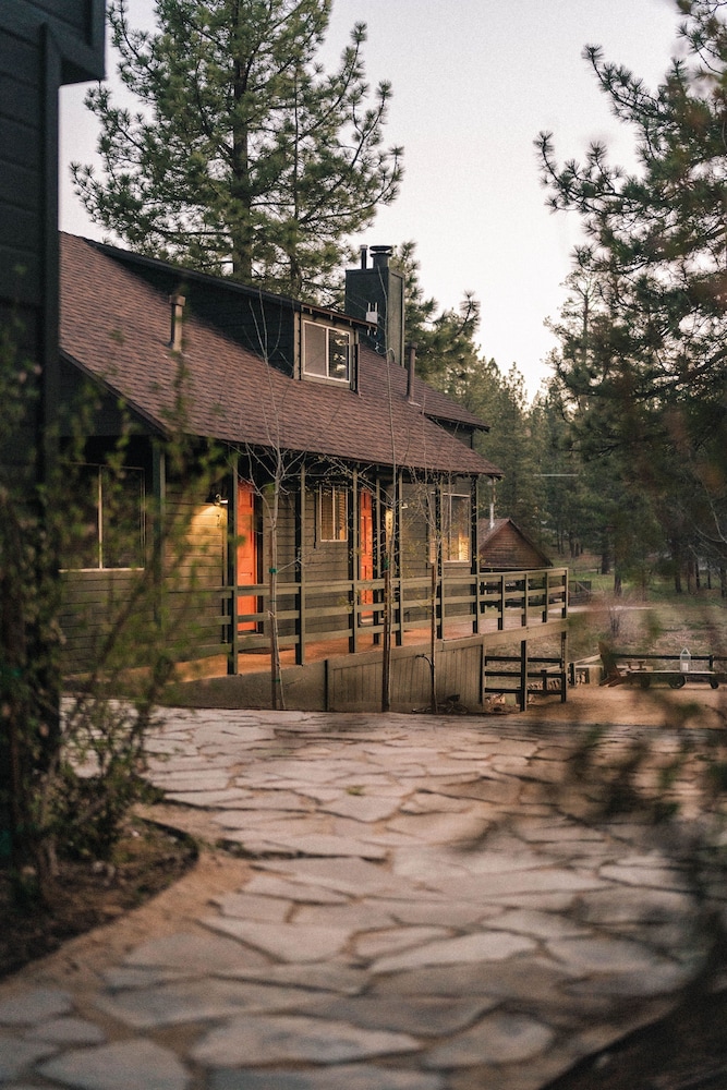 Noon Lodge at Mallard Bay