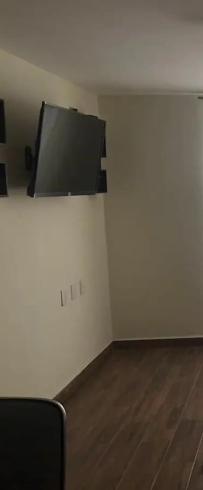 CONDO MIR  BY TRVL2HM - Property Image 3