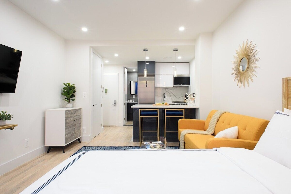 1597 New York Apt