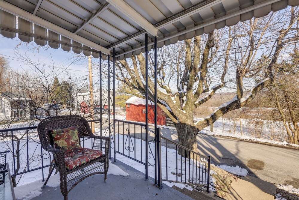 3 Mi to Englewood Dam: Pet-friendly Home w/ Yard!