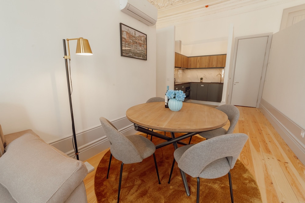 Heart OF Porto Apartment A by Vacationy