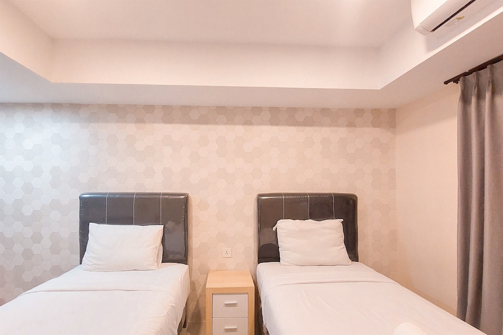 Cozy and Relaxing Studio Room at De Prima Apartment