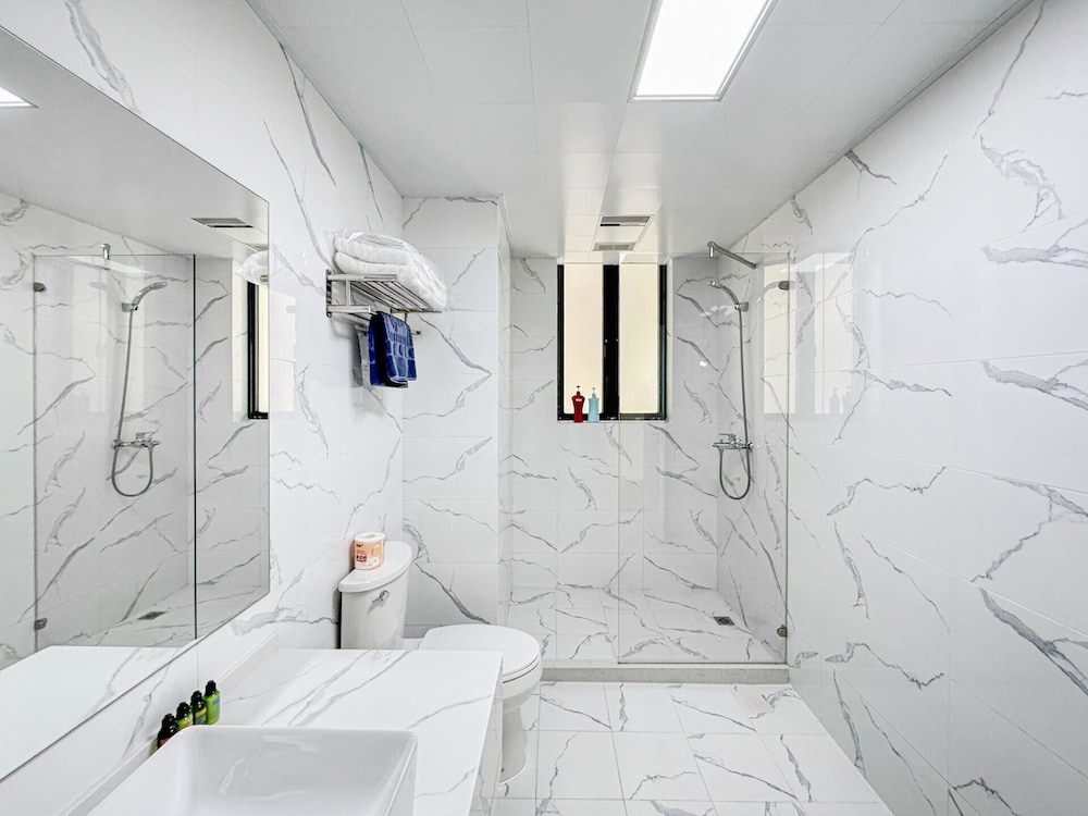 Tyms 2BR 2BA Apt Near MetroCity Line 1 9