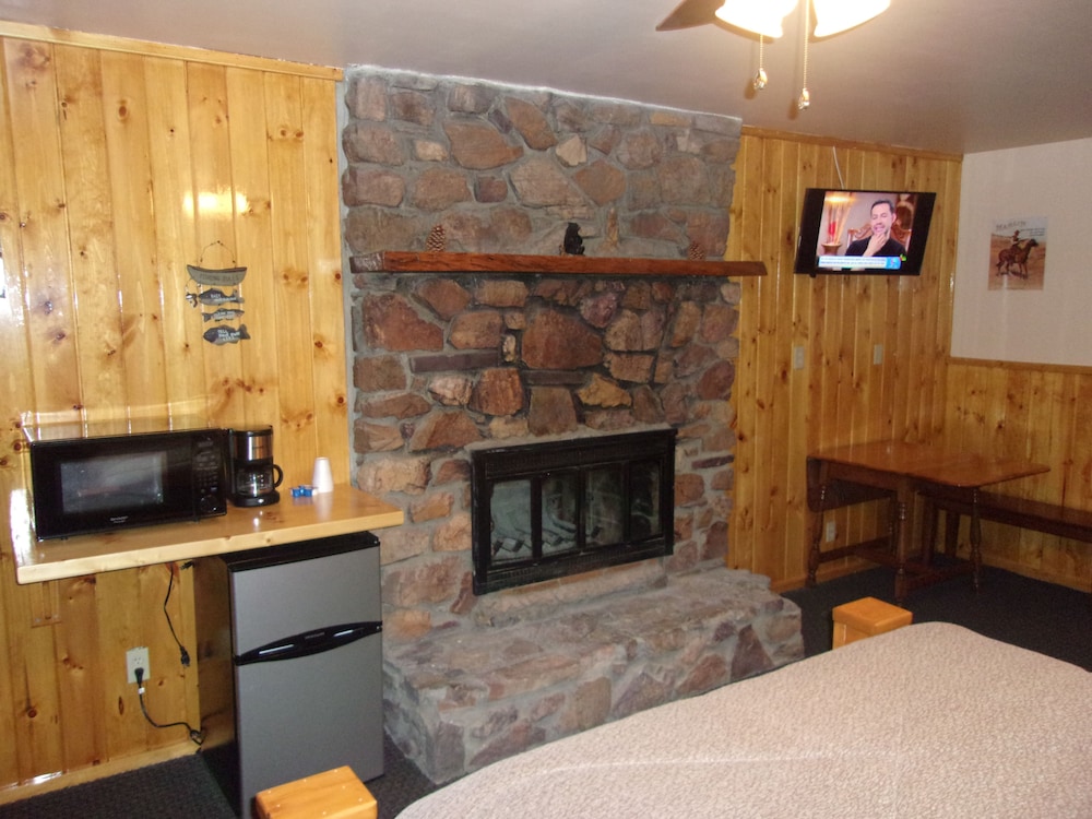 Embers Lodge and Cabins