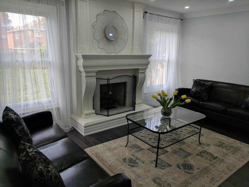 QuickStay - Beautiful 5bdrm House in Vaughan - Property Image 6