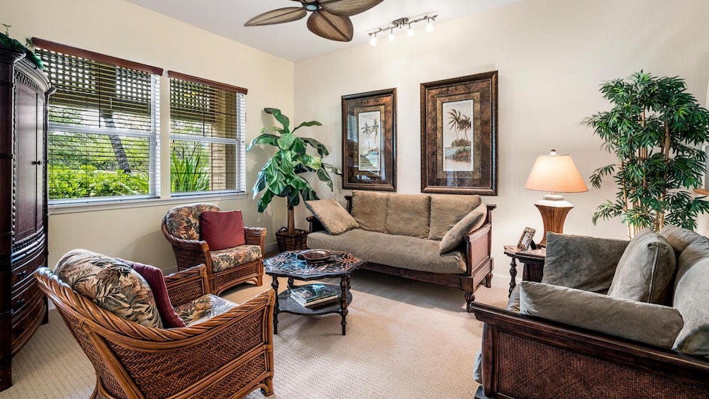 Peaceful Mauna Lani Getaway - Pool, Golf & Private Beach Access - Vrkcv