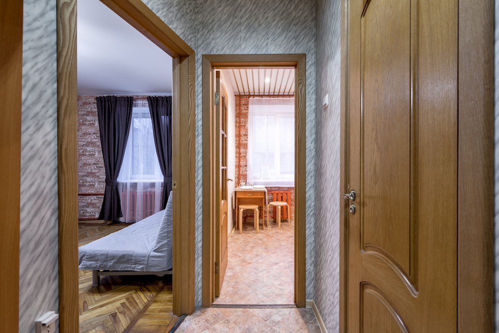 FlatHome24 on Yaroslavskiy 38