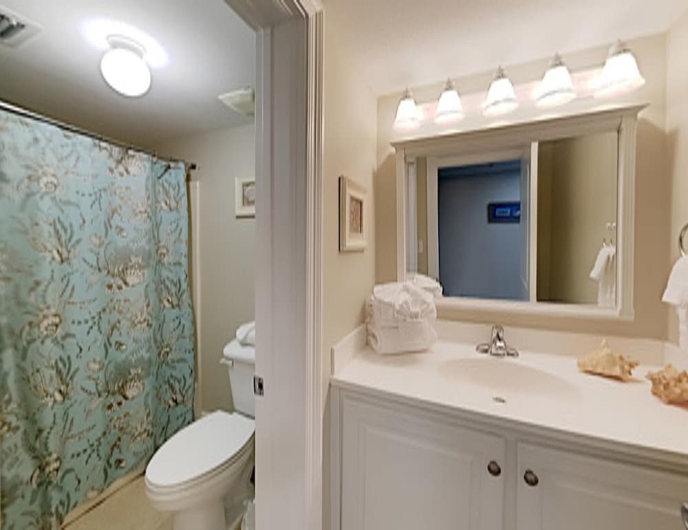 Ocean Breeze West by Southern Vacation Rentals