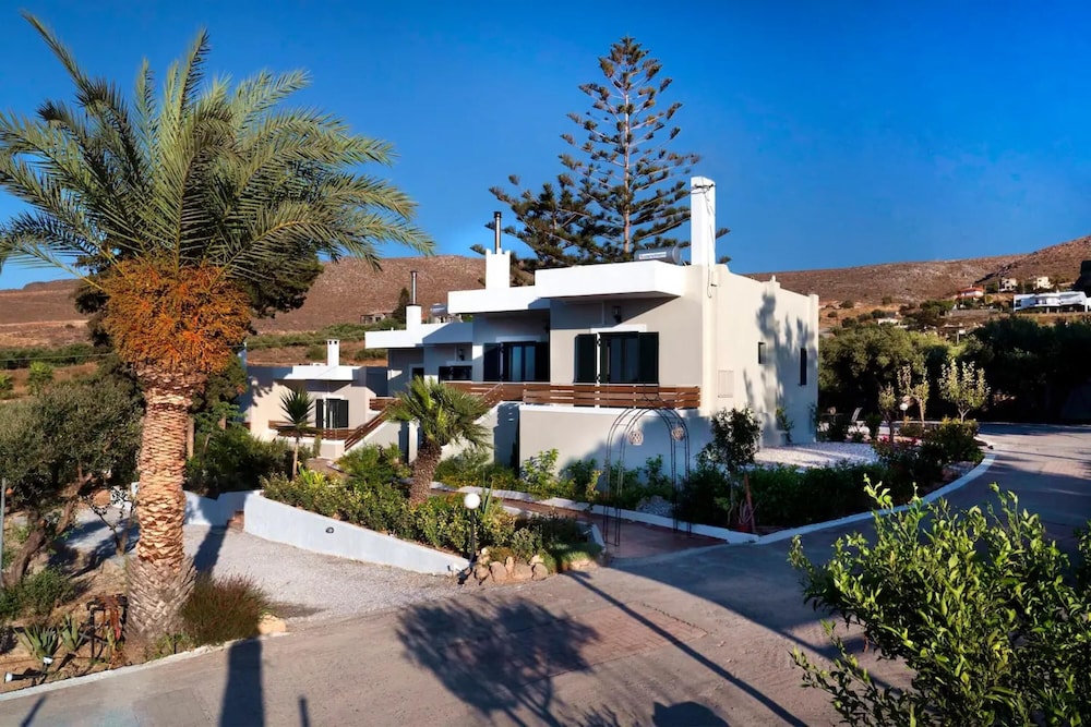 Seaside Charm Near Heraklion Villa Maro s Getaway photo 1