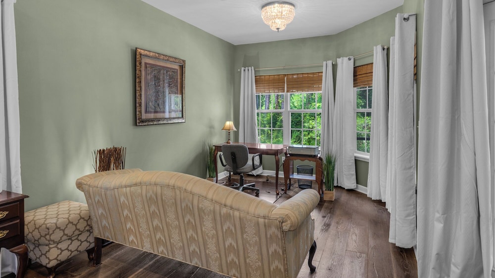 Seacrest 4BR w/ Private Heated Pool + Beach Access & Dolphin Cruise Ticket!