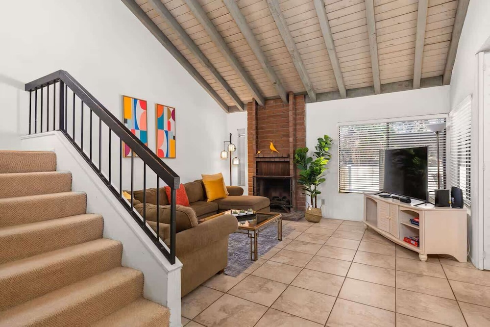 @ Marbella Lane - Gem w/ Outdoor Fun Pool & Trails