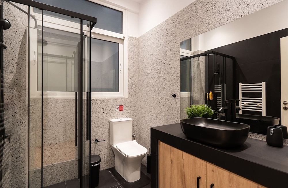 LIV - Cozy Urban Apartment in Pagrati