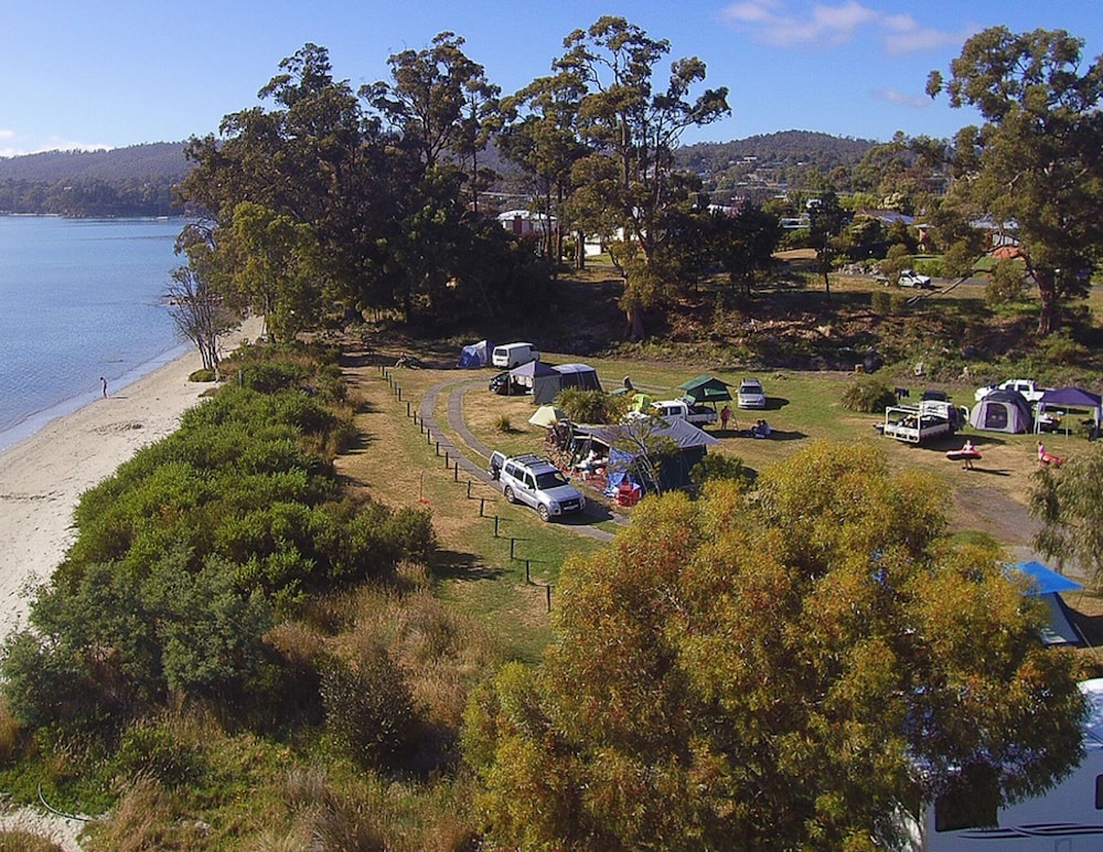 Snug Beach Cabin And Caravan Park