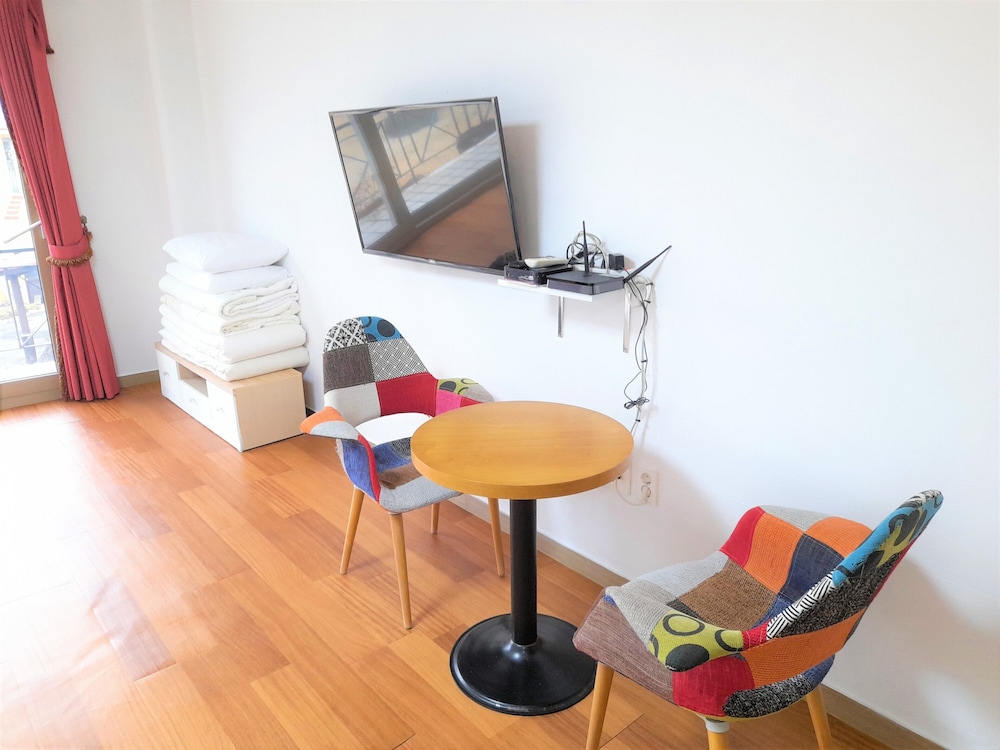Lime Orange Vill Pension