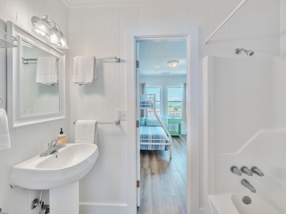 Walking on Sunshine by Topsail Realty