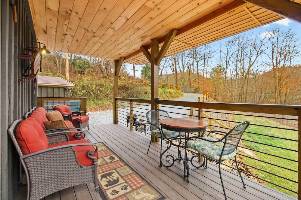 'the Nuthouse on Squirrel Creek': Ski, Hike & Fish