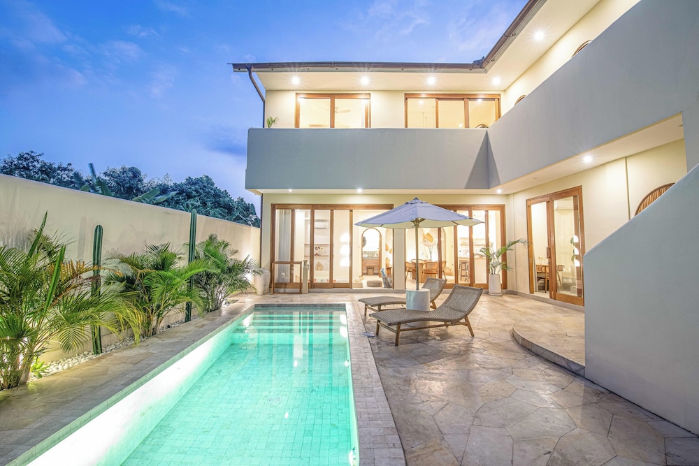 Luxury 4BR Villa With Private Pool in Canggu