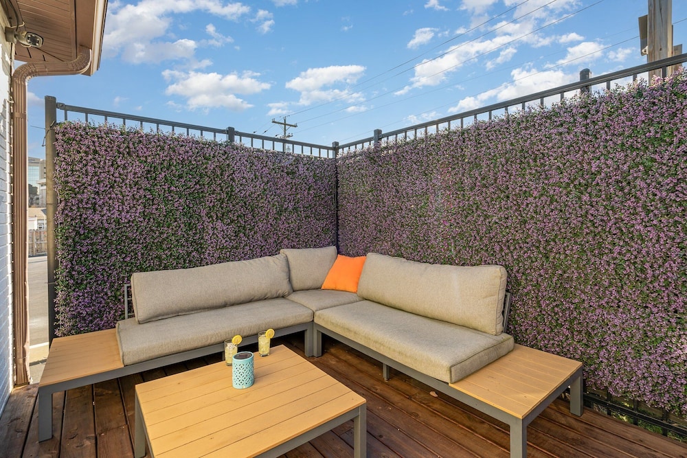 Opulent Pearl - Private Patio - Mins to Broadway