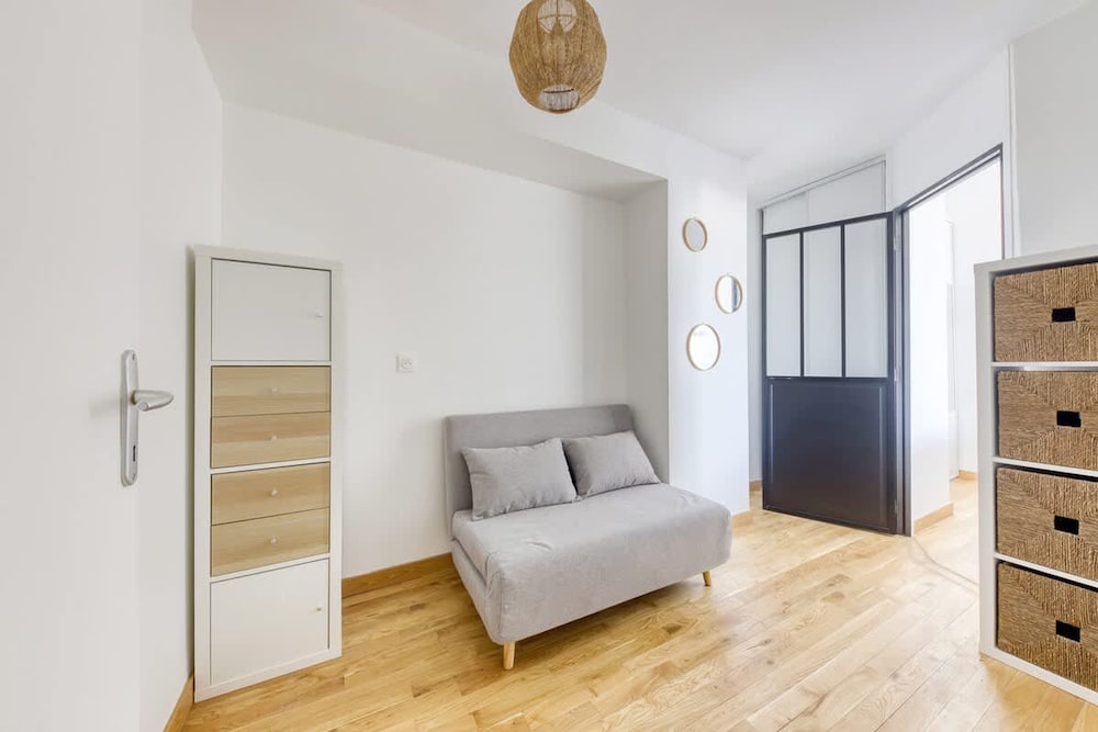Charming Central Apartment With Balcony and City View
