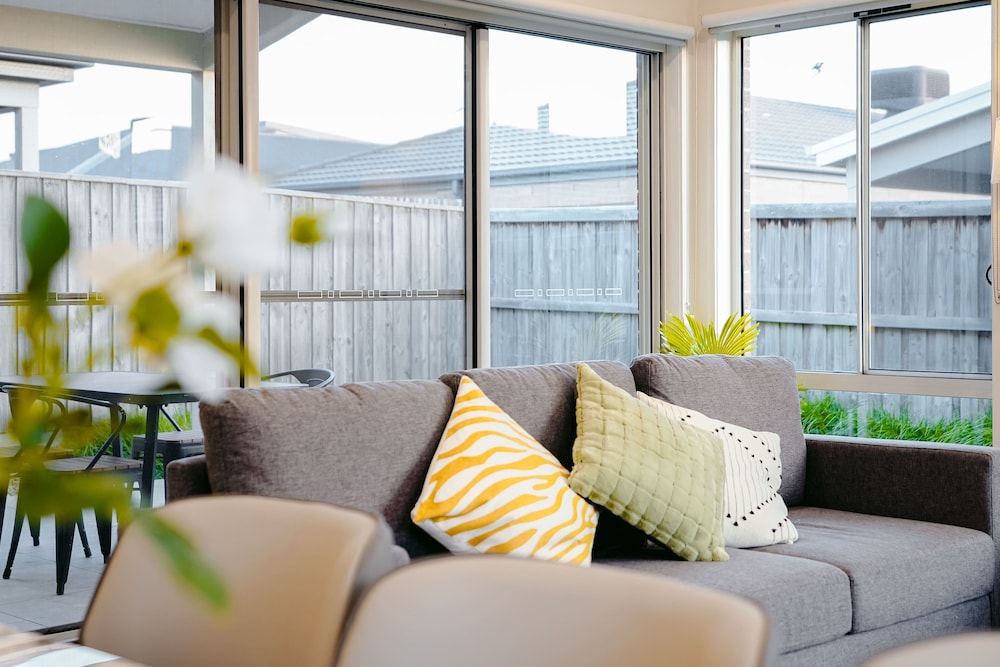 Kozyguru | Greenvale | 5 Bedroom Holiday Home
